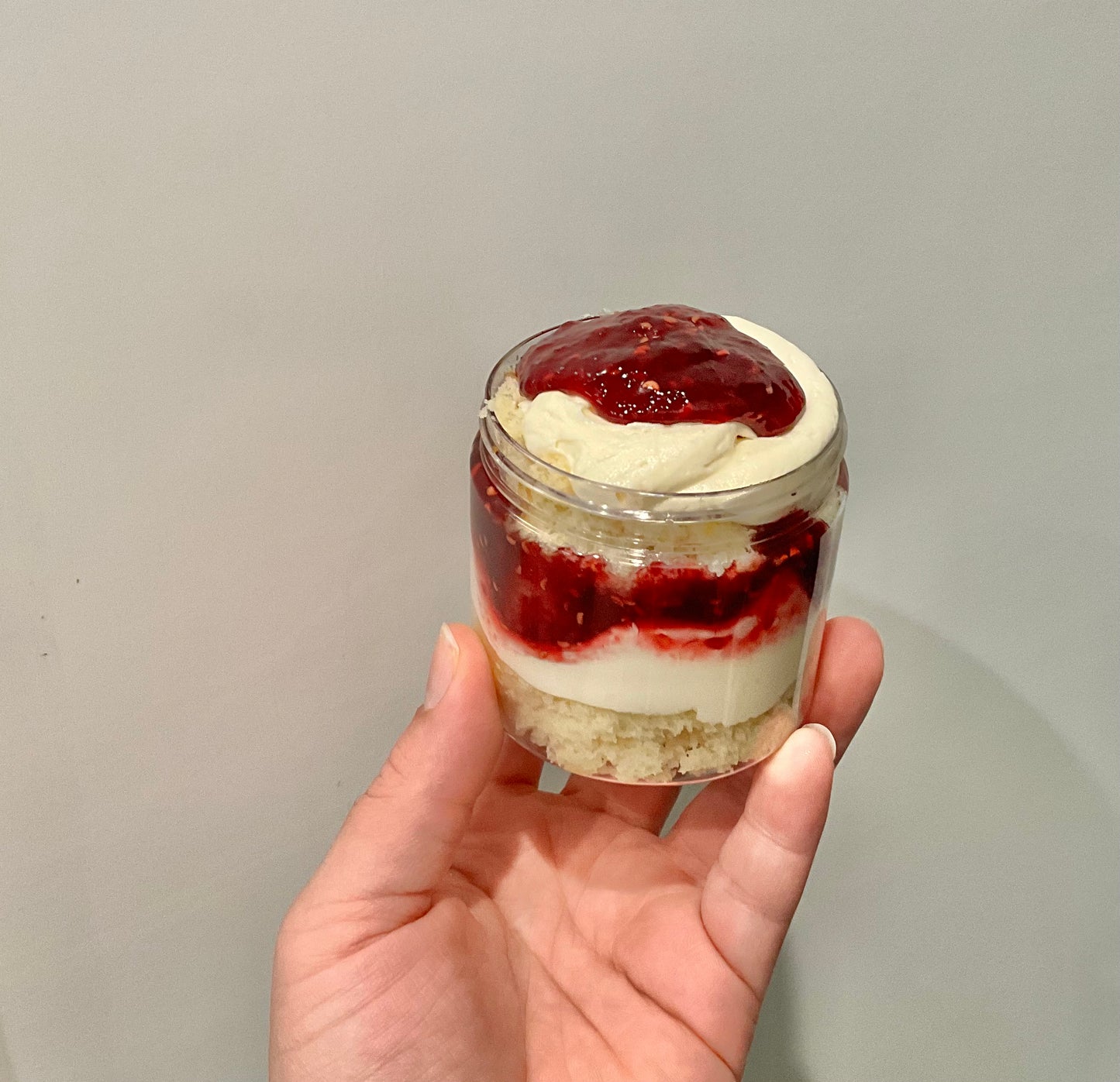 6oz Almond raspberry cake jar