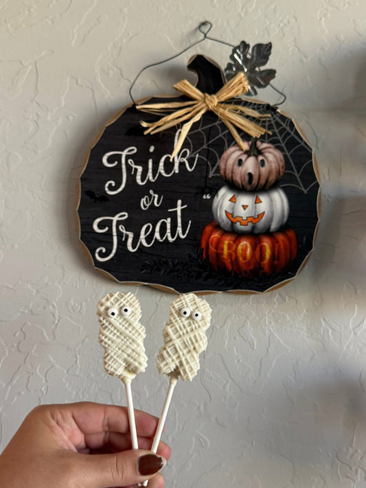 Chocolate Mummy cake pop
