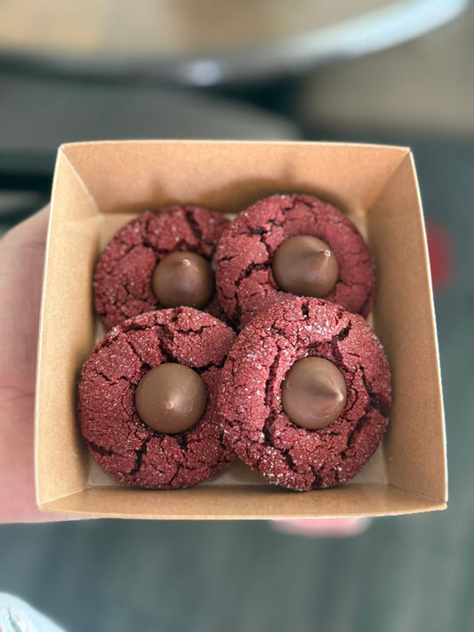4 pack Hershey Kiss Red Velvet Mini Cookies.